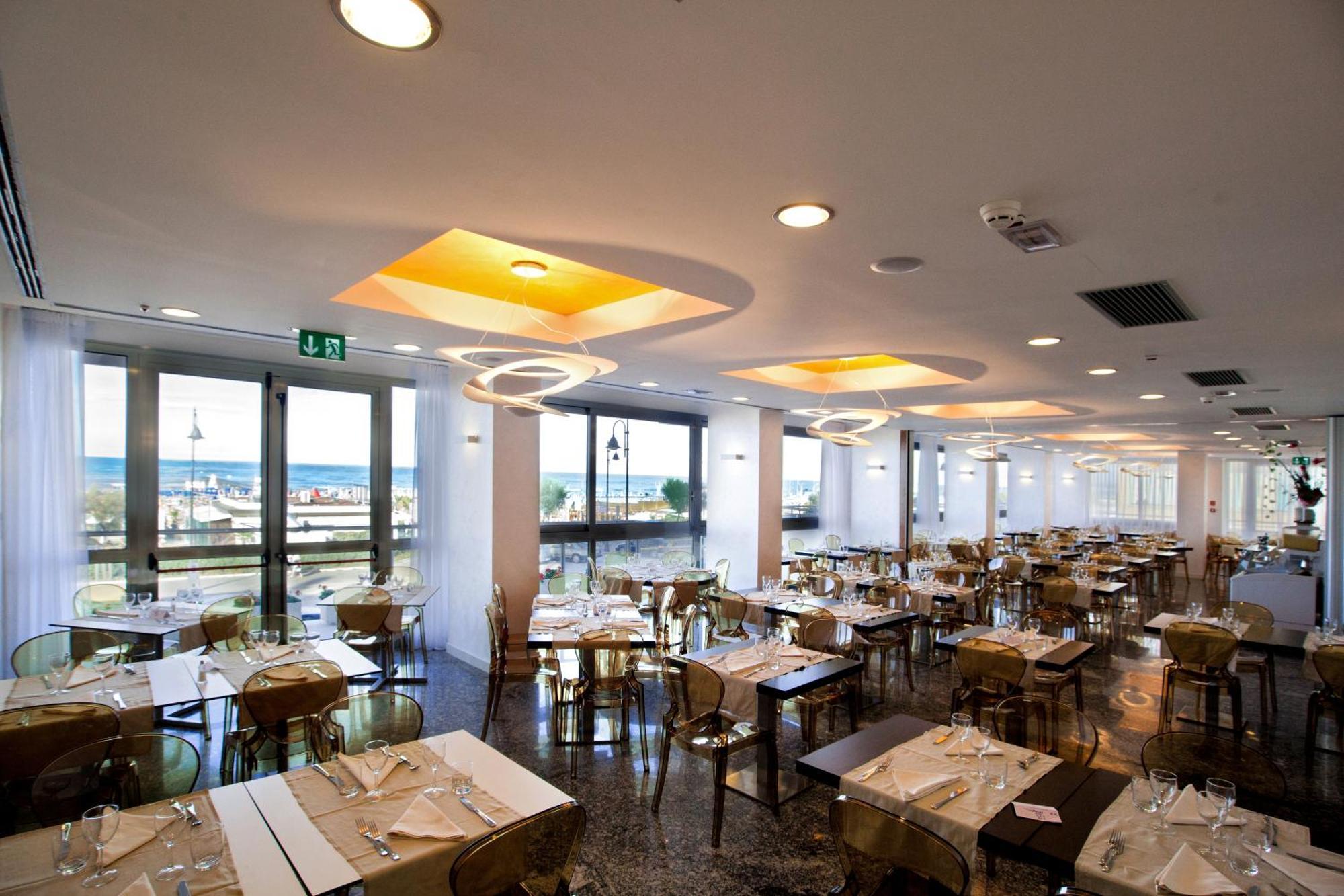 Terminal Palace & Spa Rimini Ngoại thất bức ảnh