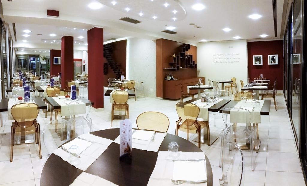 Terminal Palace & Spa Rimini Ngoại thất bức ảnh