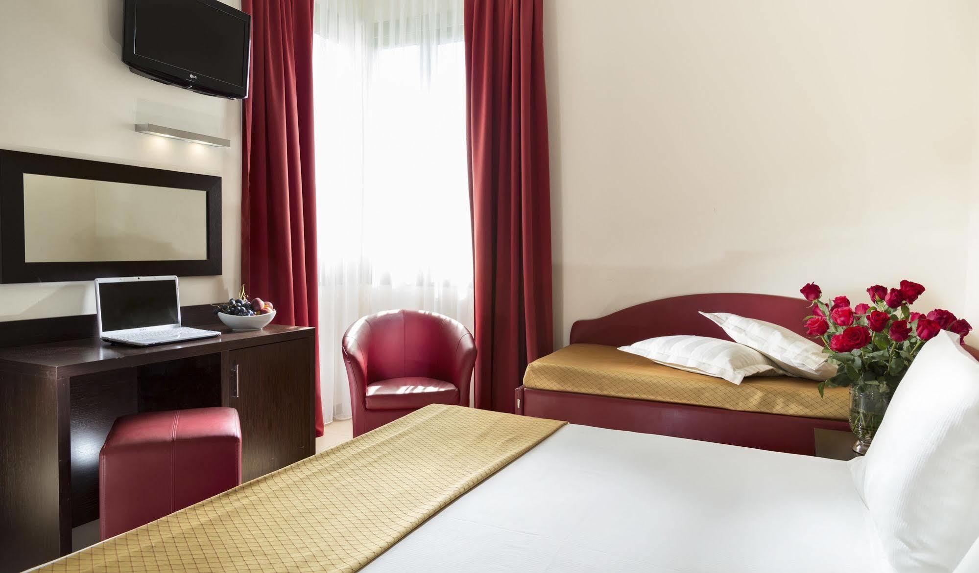 Terminal Palace & Spa Rimini Ngoại thất bức ảnh